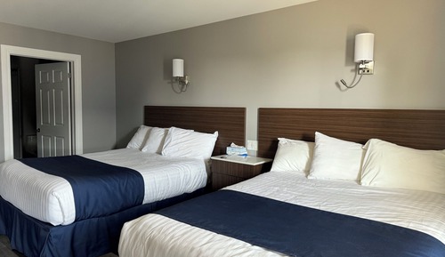 Habitación estándar, 2 camas de matrimonio, junto a la montaña