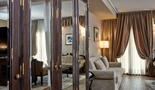 Suite Business, vistas a la piscina