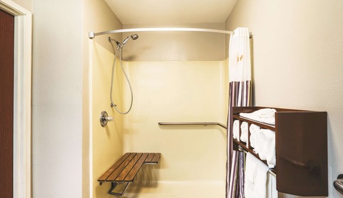 Habitación, 2 camas de matrimonio, accesible para personas con discapacidad, no fumadores (Mobility)