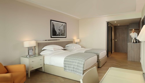 Habitación superior con 2 camas individuales, 2 camas individuales, vistas a la ciudad