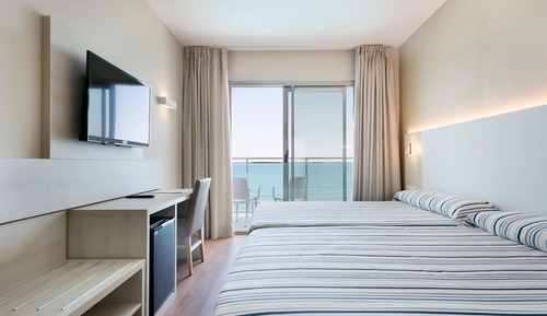 Habitación superior, vistas al mar (2 adultos)