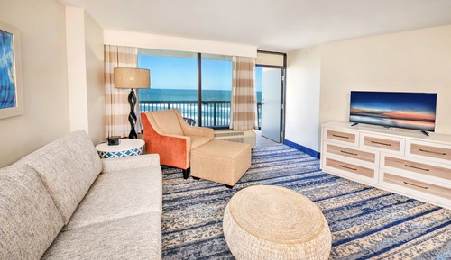 Habitación estándar, 1 cama de matrimonio grande con sofá cama, cocina, vistas parciales al mar