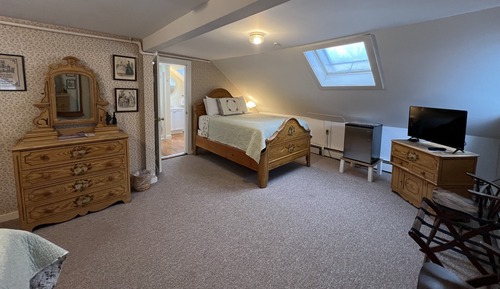 Room (Two Beds Q&F)