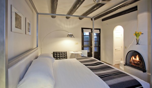 Habitación Deluxe, 1 cama de matrimonio grande, vistas al patio (Illuminator Room)