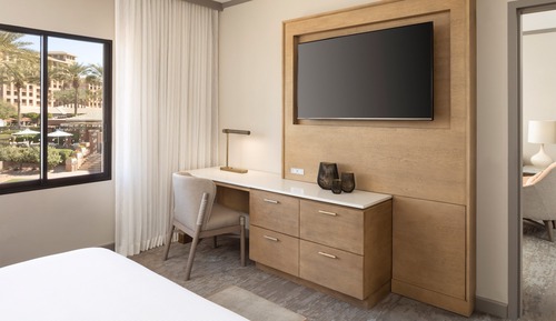 Habitación, 2 camas de matrimonio, vistas al complejo turístico (Mobility/Hearing Accessible, Tub)