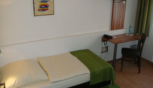 Habitación individual básica, 1 cama individual, baño privado