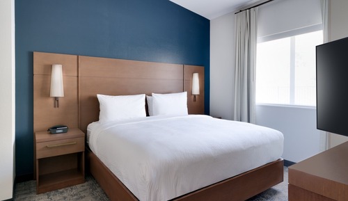 Estudio, 1 cama de matrimonio grande con sofá cama
