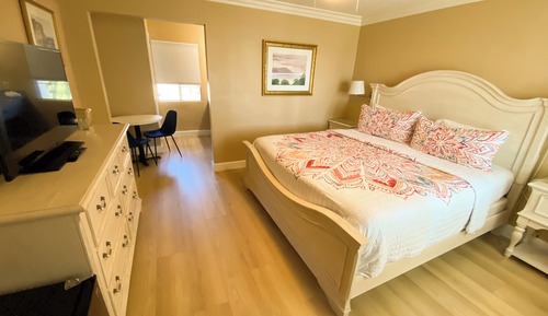 Habitación estándar, 1 cama de matrimonio grande, vistas parciales al mar