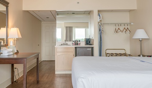 Habitación, 1 cama de matrimonio grande con sofá cama, cocina básica