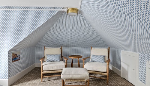 Hackenberg King with Seating Area