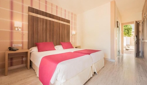 Habitación doble (1 adults + 1 child)
