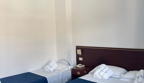 Habitación triple económica, 1 habitación