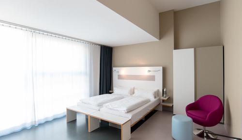Habitación con 2 camas individuales, accesible para personas con discapacidad