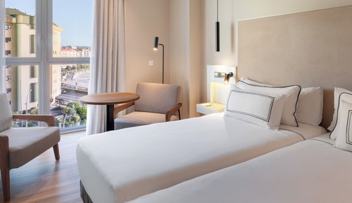 Deluxe Room with Sea and Promenade View