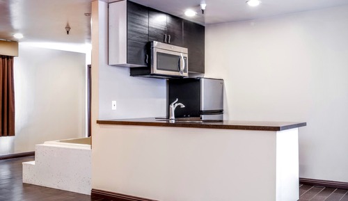 Loft romántico, 1 cama de matrimonio grande, bañera de hidromasaje