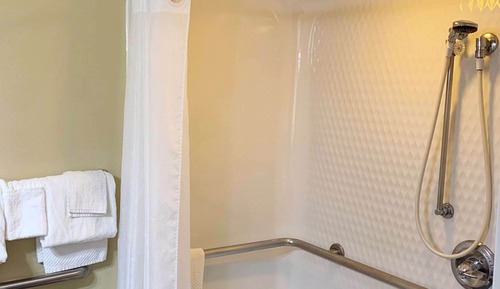 Suite, 1 cama de matrimonio, accesible para personas con discapacidad, no fumadores (Roll-In Shower)