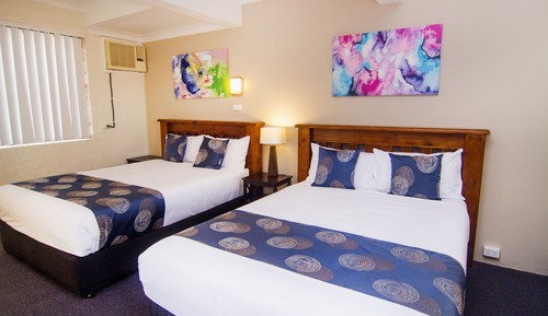 Suite estudio familiar, 2 camas de matrimonio, frigorífico y microondas