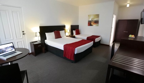 Habitación superior (Queen Bed & Single Bed)