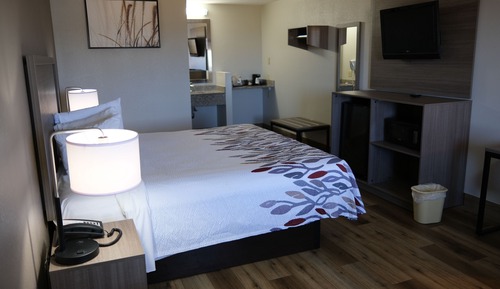 Habitación superior, 1 cama de matrimonio grande, no fumadores (Roll-In Shower)