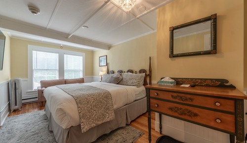 Double Room, 1 Queen Bed