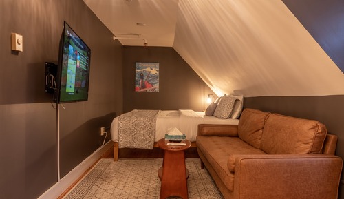 Double Room, 1 Queen Bed, Third Floor, Slanted Ceiling