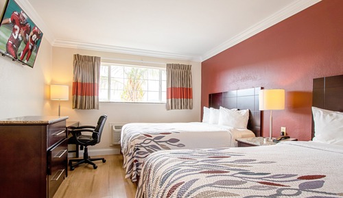 Suite, no fumadores, cocina (2 Queen Beds, 1 Sofabed, Shower Only)