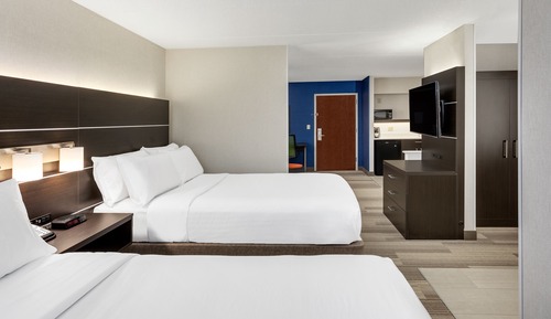 Suite, 2 camas dobles (Additional Living Area)