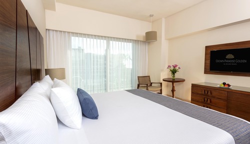 Habitación Deluxe, 1 cama de matrimonio grande, vistas parciales al mar