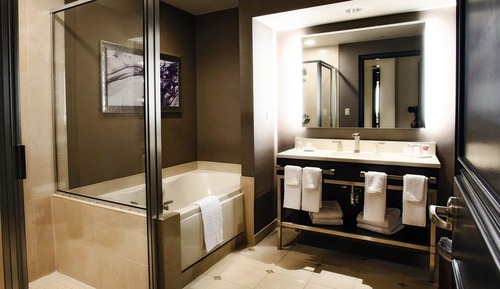 Bayview Tower Premium Room, 1 King Bed, Non-Smoking
