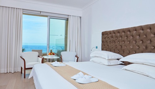Habitación estándar con 1 cama doble o 2 individuales, vistas al mar