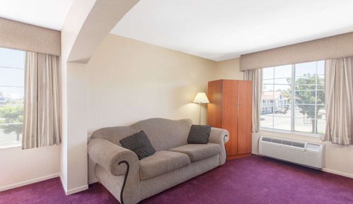 Suite estudio, 2 camas de matrimonio, no fumadores
