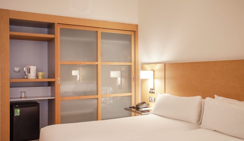 Habitación estándar doble (Interior View)