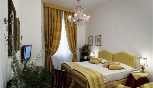 Habitación superior con 1 cama doble o 2 individuales