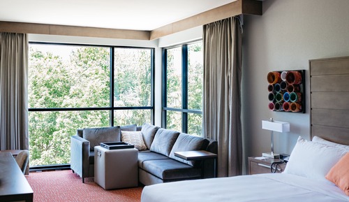 Suite estudio, 1 cama de matrimonio grande, en esquina