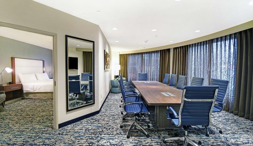 Suite, 1 habitación (1 King Bed, Boardroom Table for 12)