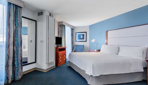 Suite estudio, vistas a la bahía (1 King Bed)
