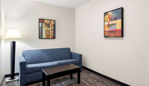 Suite, 1 cama de matrimonio grande, no fumadores (Pet Friendly;with Sofabed)