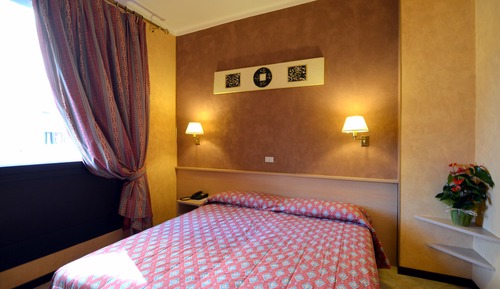 Habitación económica con 1 cama doble o 2 individuales