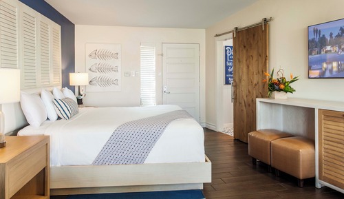 Premium Room, 1 King Bed, Lanai (Garden View or Lagoon View)