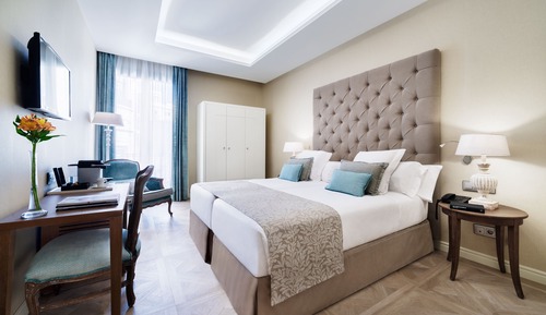 Elegance Room