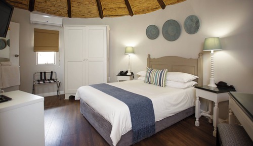 Estudio, 1 cama de matrimonio grande, vistas al jardín