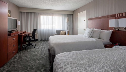 Suite, varias camas (Balcony Poolview)