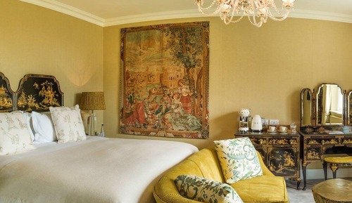 Deluxe King or Twin Room