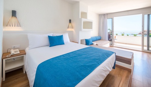 Habitación triple Premium, vistas al mar (2 adults + 1 child)