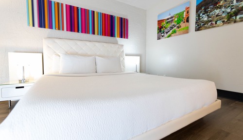 Habitación Deluxe, 1 cama de matrimonio grande, vistas a la piscina