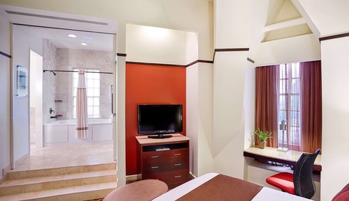 Suite, 1 cama de matrimonio grande, frigorífico, vistas a la ciudad (The Duke Suite)