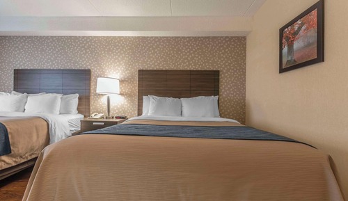 Deluxe Room with 2 Queen Beds, Upper Floor