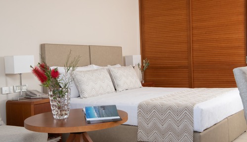 Habitación clásica, vistas parciales al mar