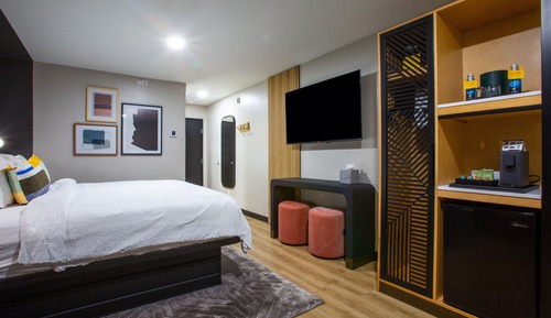 Habitación estándar, 1 cama de matrimonio grande, ducha con asiento (Communications, Mobility)