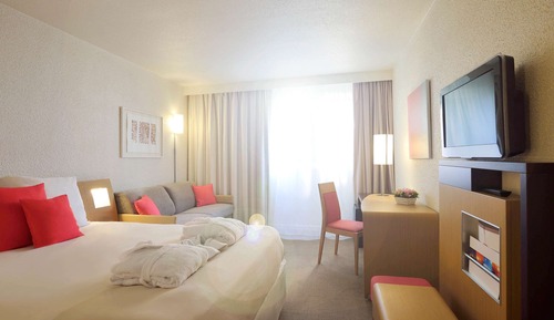 Habitación superior, 1 cama doble con sofá cama, vistas al jardín